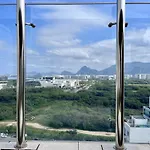 Suite Com Jardim E Piscina Na Barra Rj