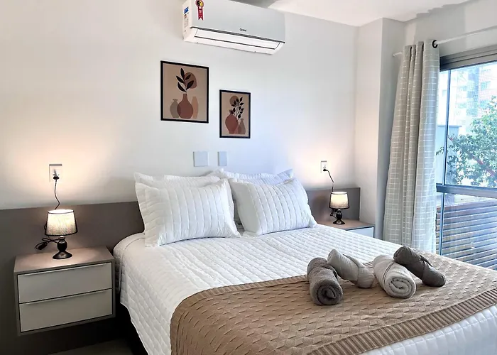 Suite Com Jardim E Piscina Na Barra Rj