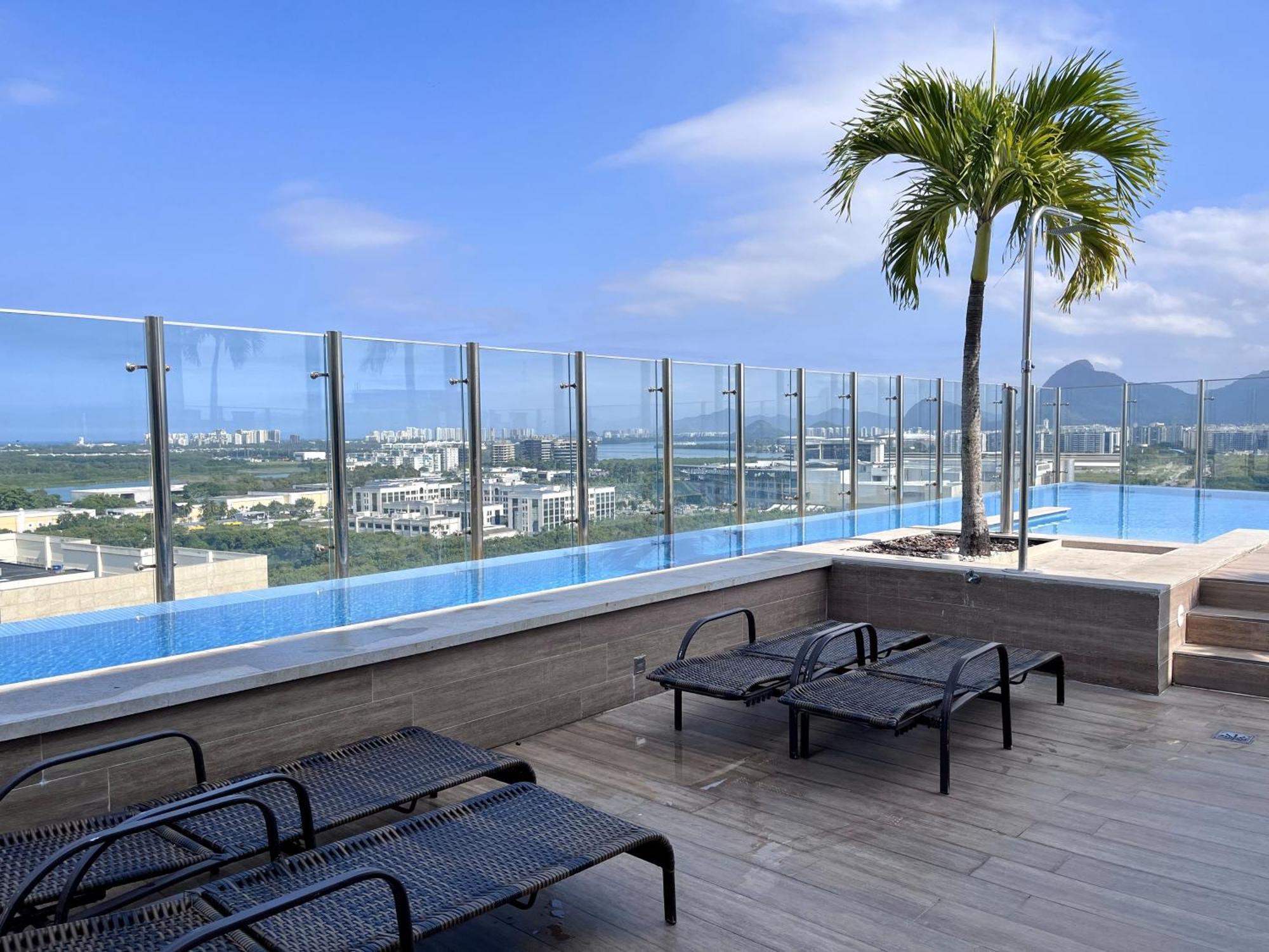 Com Jardim E Piscina Na Barra Rj Apartamento Río de Janeiro