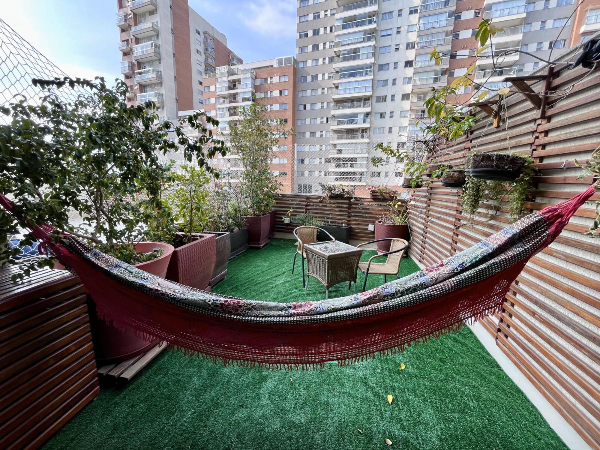 Com Jardim E Piscina Na Barra Rj Apartamento